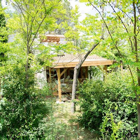 Nuitees Bohemes Bed and Breakfast Gajan  Exteriör bild