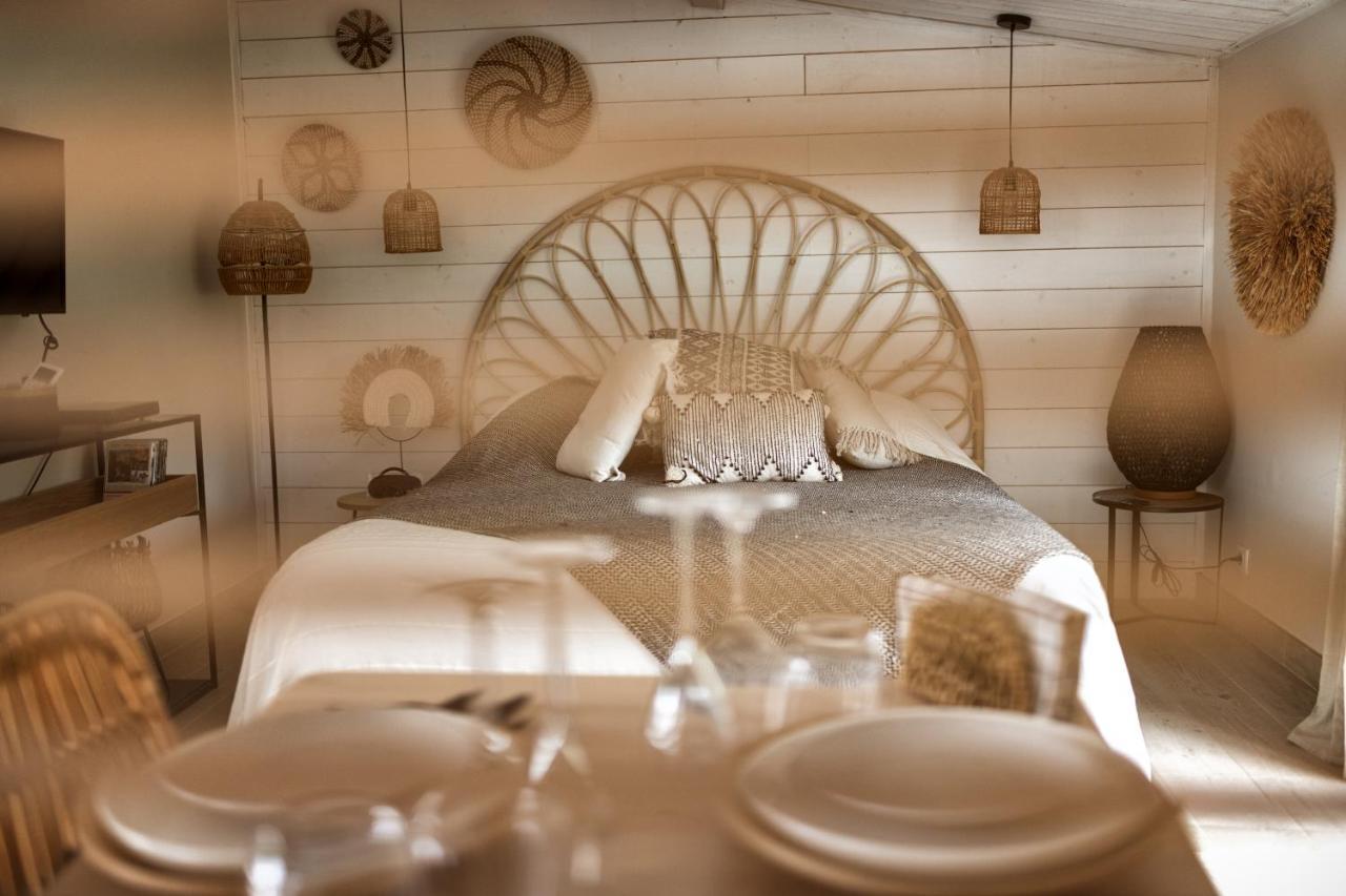 Nuitees Bohemes Bed and Breakfast Gajan  Exteriör bild