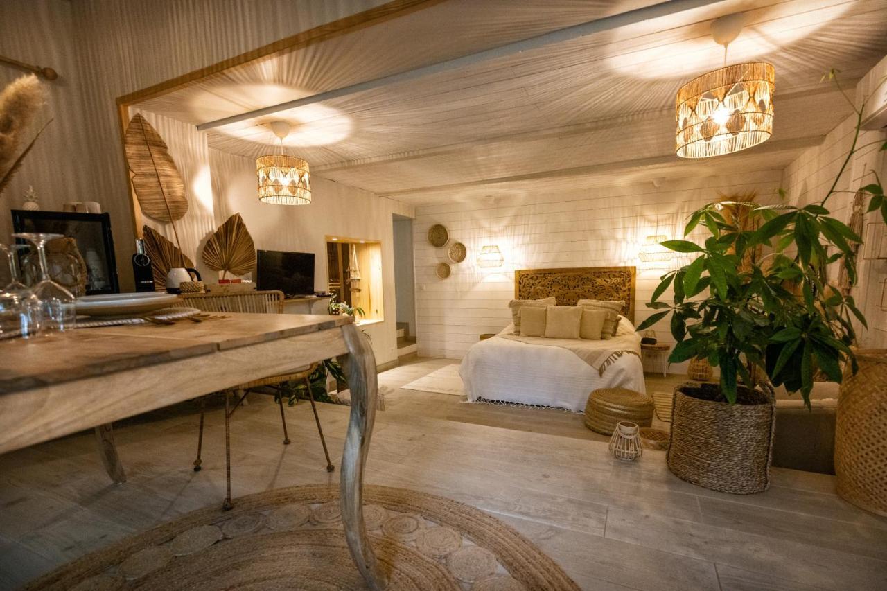 Nuitees Bohemes Bed and Breakfast Gajan  Exteriör bild