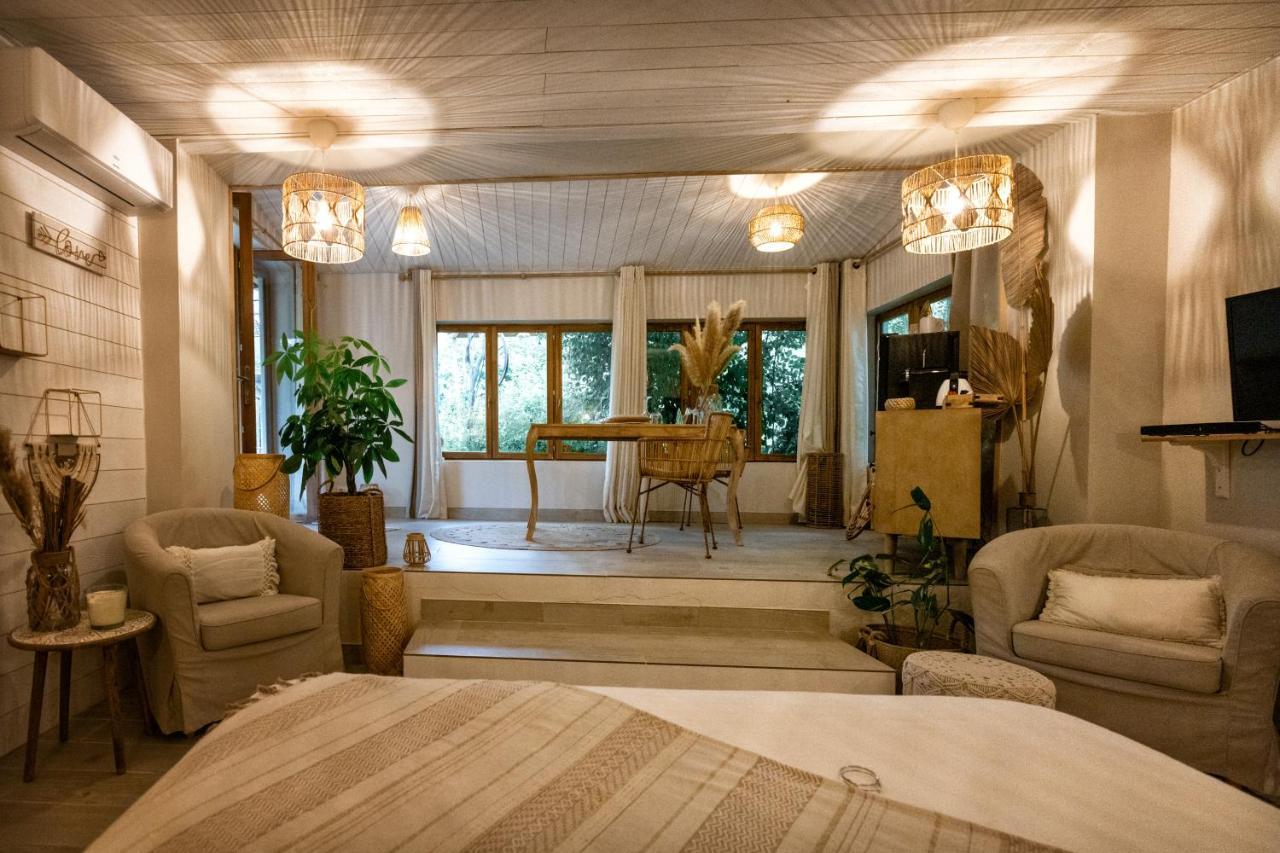 Nuitees Bohemes Bed and Breakfast Gajan  Exteriör bild